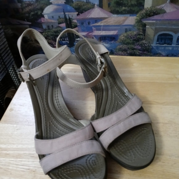 π‘π‘ CROCS FASHIONABLE SANDALS π’π’A FABULOUS GIFT π GIVING. - Picture 5 of 15